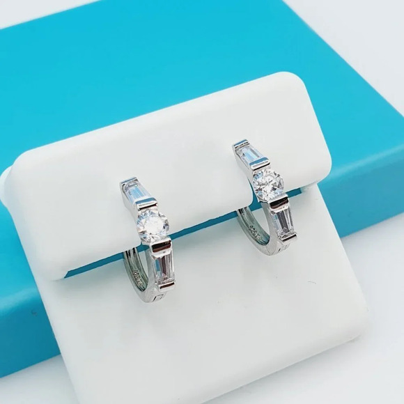 "925 Sterling Silver CZ Beautiful Earrings for Women, 1USPAR4289 - Picture 2 of 11